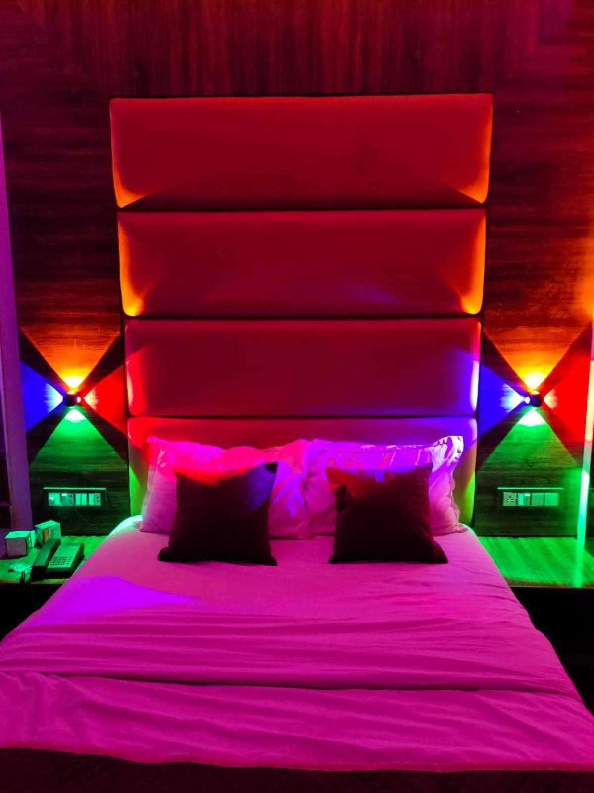 Hotel Blue Wellington - Near Mumbai Airport Luaran gambar