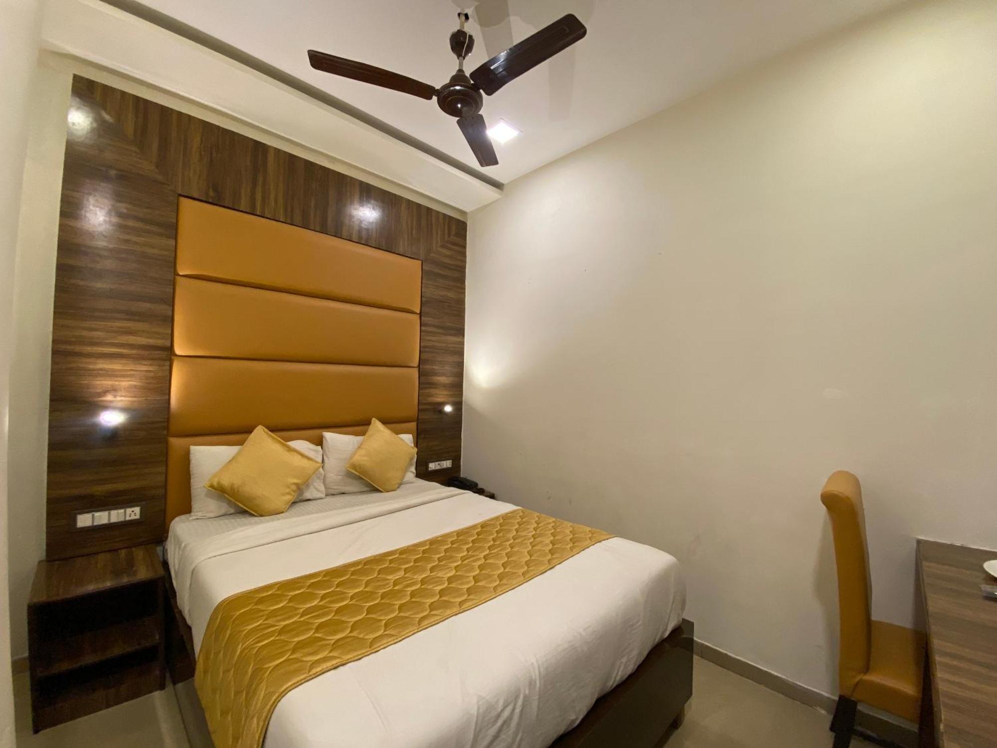 Hotel Blue Wellington - Near Mumbai Airport Luaran gambar