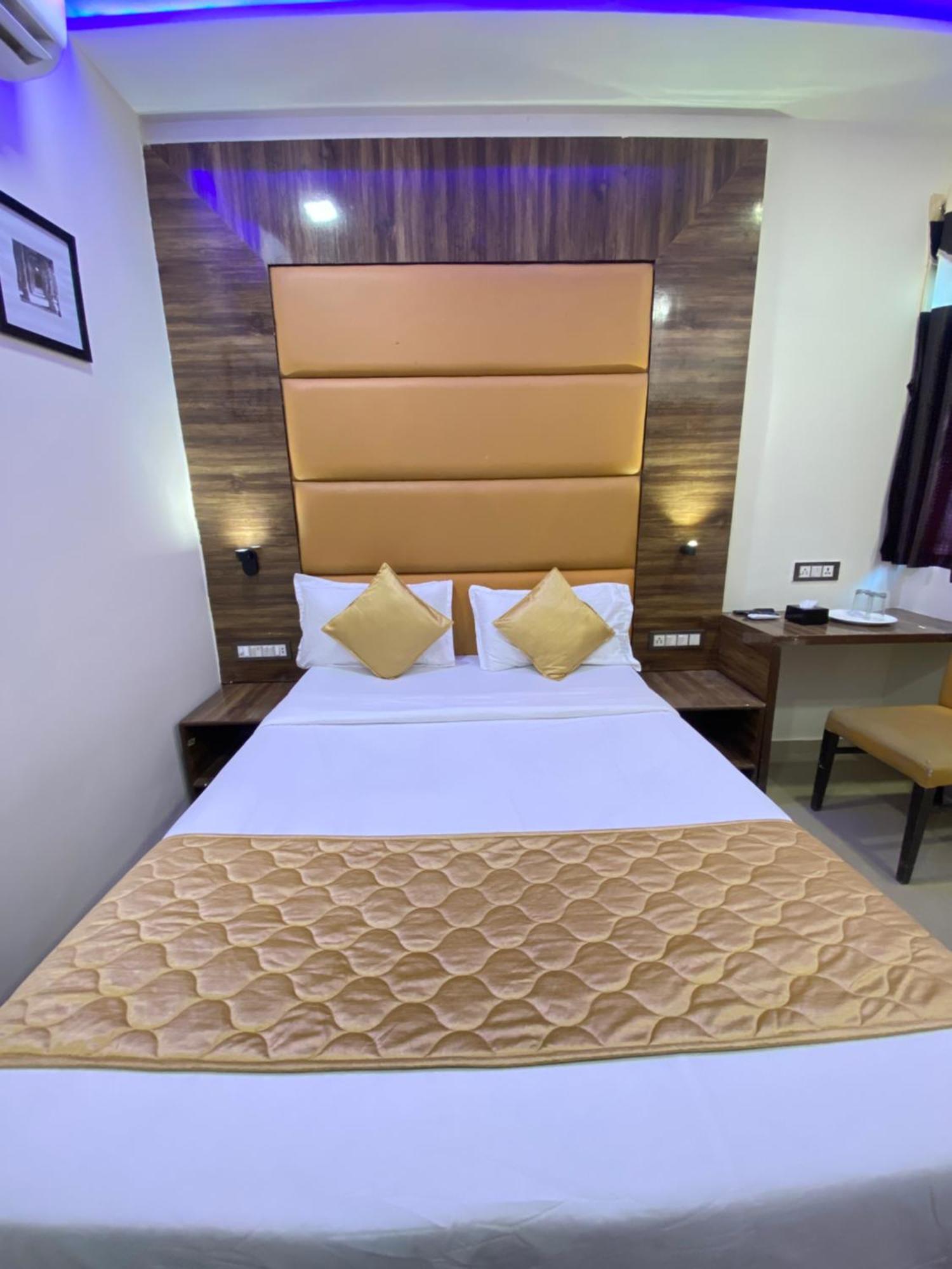 Hotel Blue Wellington - Near Mumbai Airport Luaran gambar