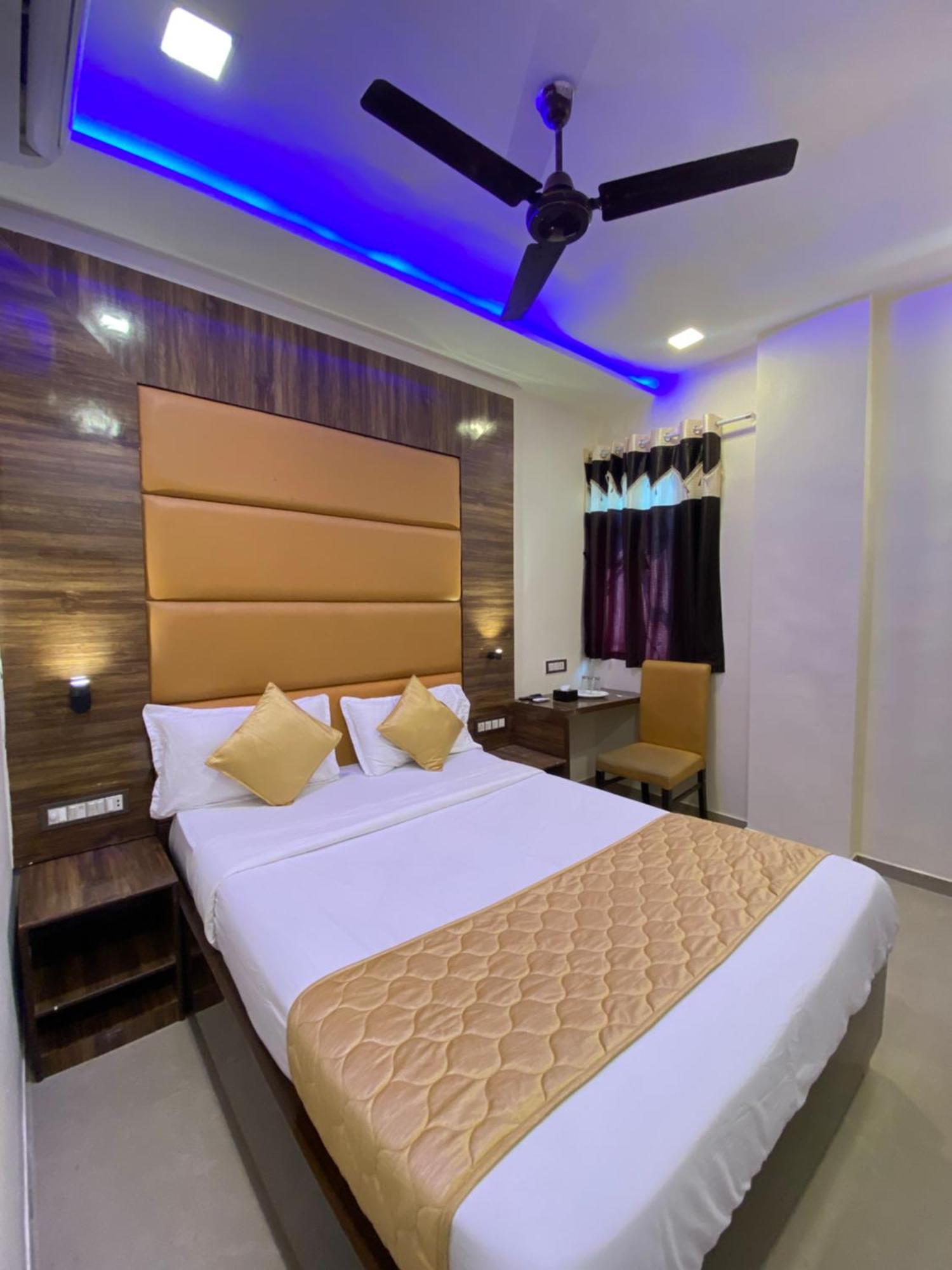 Hotel Blue Wellington - Near Mumbai Airport Luaran gambar