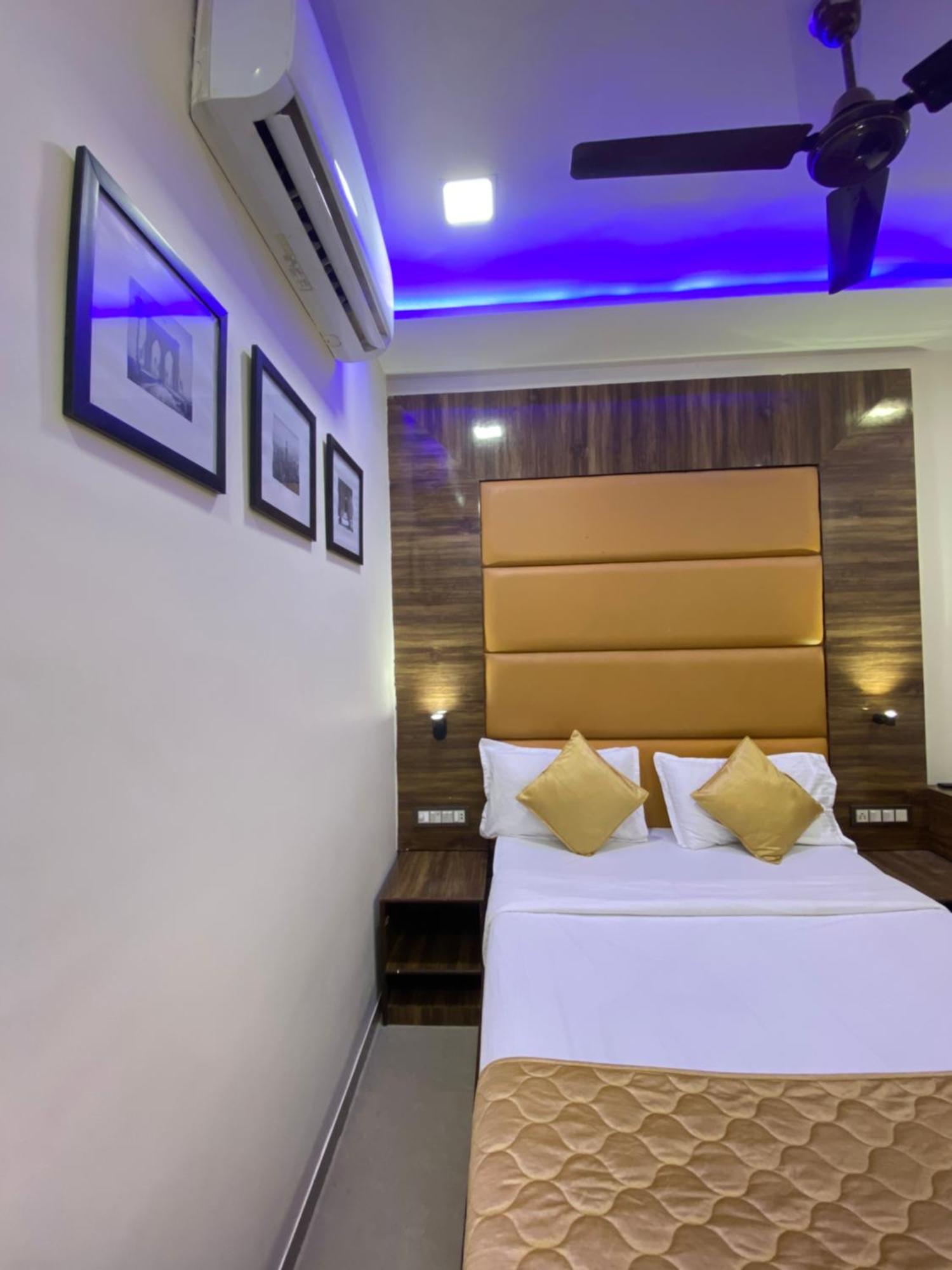 Hotel Blue Wellington - Near Mumbai Airport Luaran gambar