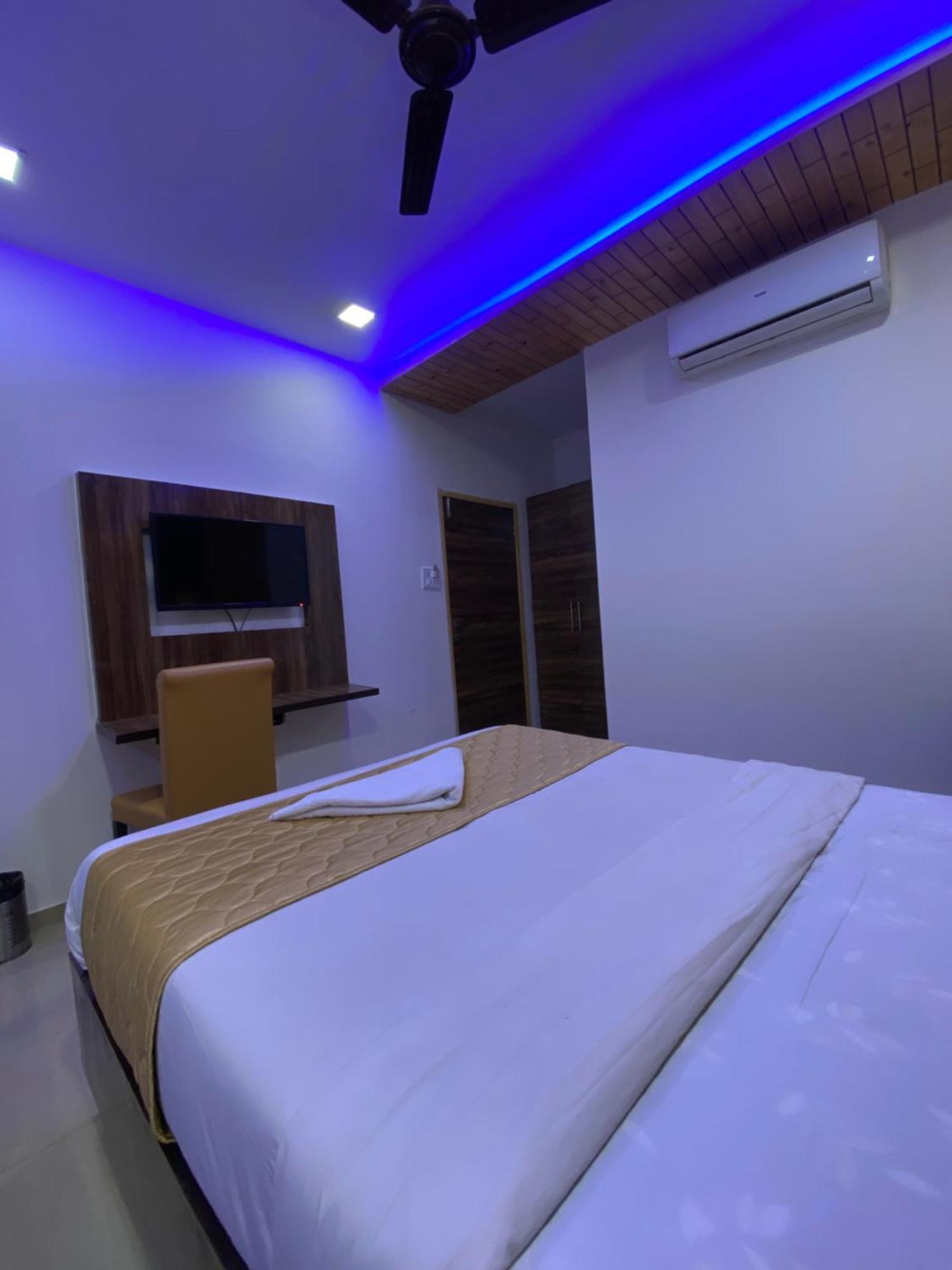 Hotel Blue Wellington - Near Mumbai Airport Luaran gambar