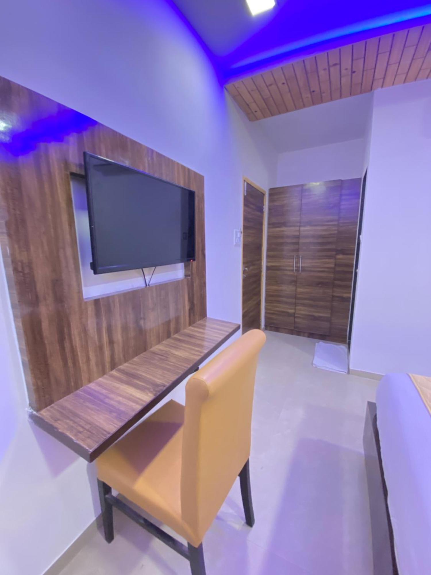 Hotel Blue Wellington - Near Mumbai Airport Luaran gambar