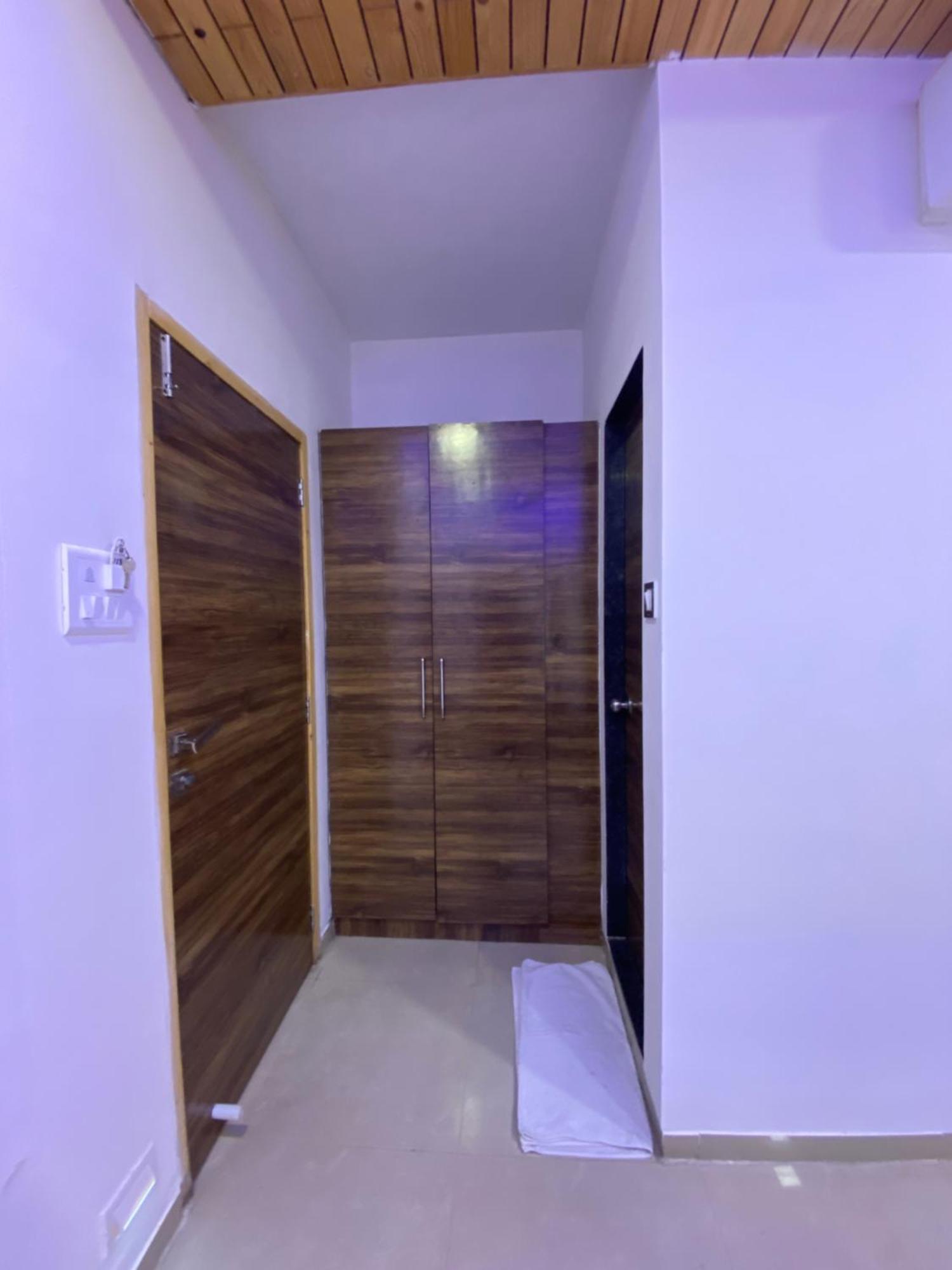 Hotel Blue Wellington - Near Mumbai Airport Luaran gambar
