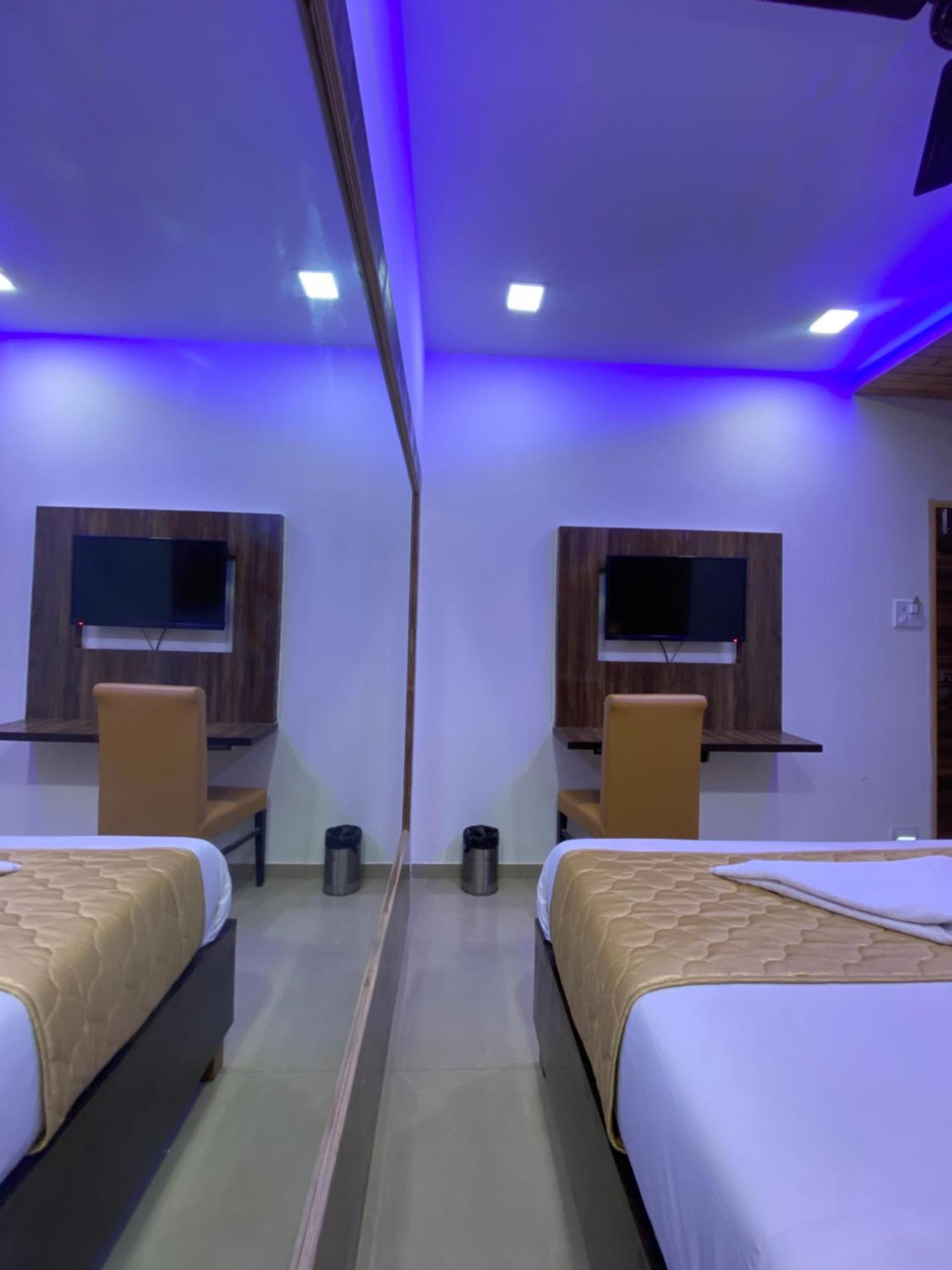 Hotel Blue Wellington - Near Mumbai Airport Luaran gambar