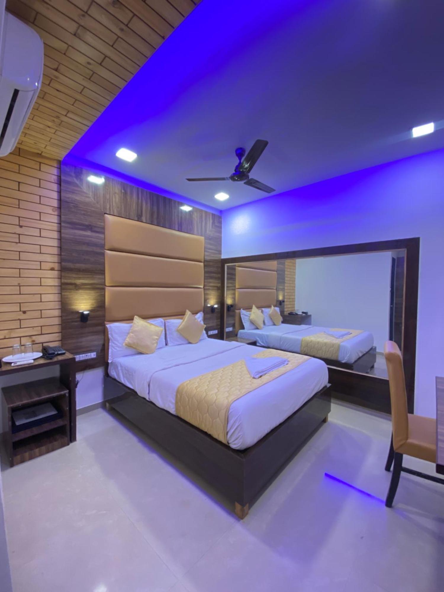 Hotel Blue Wellington - Near Mumbai Airport Luaran gambar